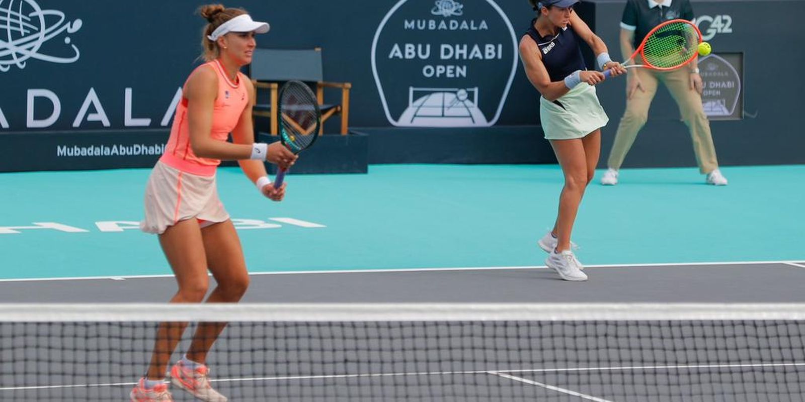 bia haddad e stefani avancam semi abu dhabi