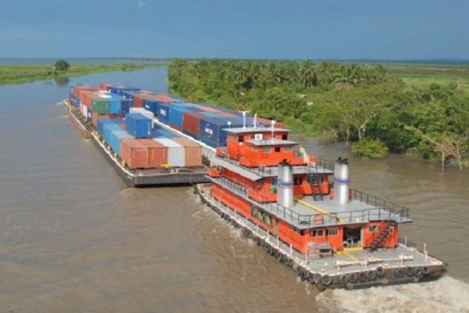 barcos no rio paraguai