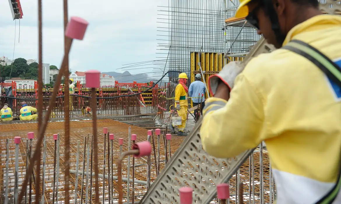 construcao civil obras canteiro de obras construcao trabalhadores190220142534 0