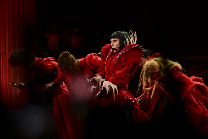 gaga 000 44e849g 676x450