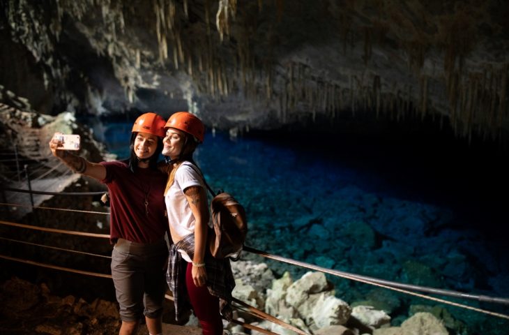 Bonito Gruta do Lago Azul casal LGBT Andre Patroni 1 730x480