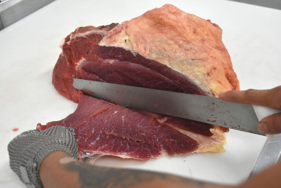 03 0825 0001 carne go
